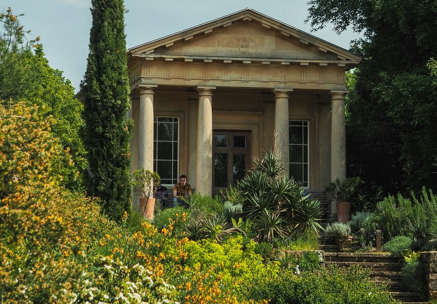 How to Create a Mediterranean Garden?